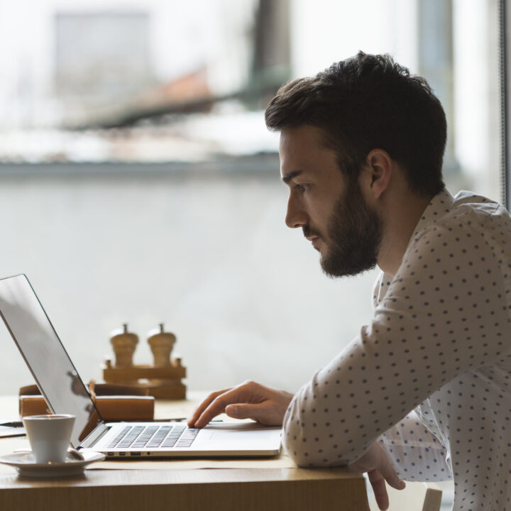 Warum ohne Traffic eine Unternehmenswebsite nichts wert ist! 3 business man planning